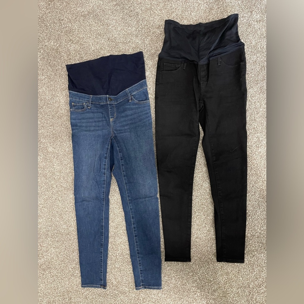 EUC Old Navy Maternity Jeans. Size 29 Maternity.
